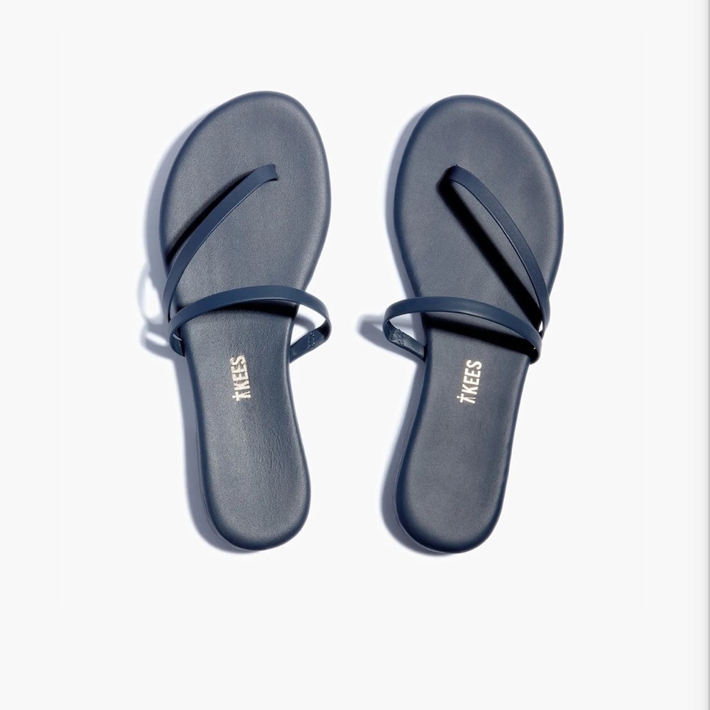 TKEES Navy Iris Blue Sandals Flip Flops Slides Size 7 NWT